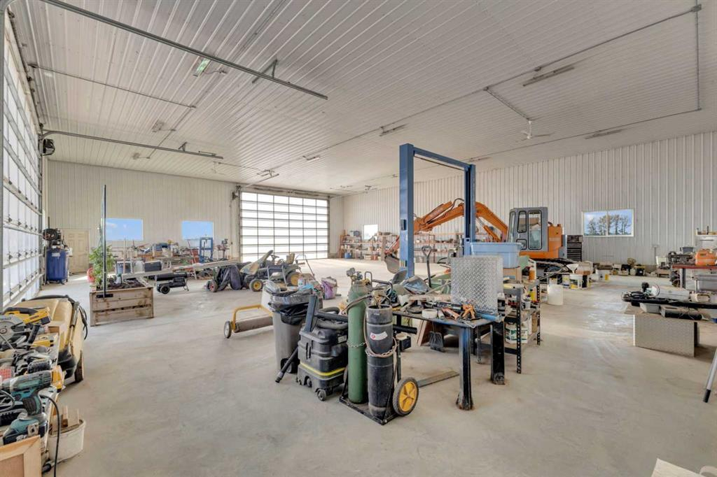 28012 Township Road 394, Rural Lacombe County, Alberta, T4M 0R6 (107090616)