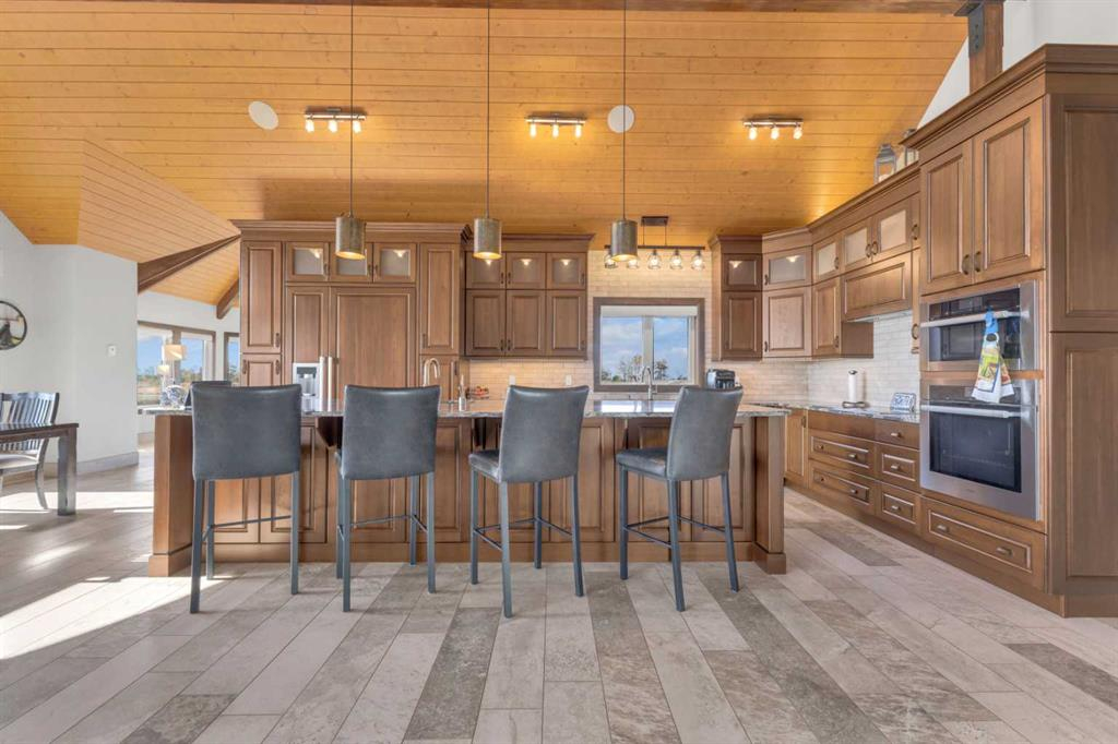 28012 Township Road 394, Rural Lacombe County, Alberta, T4M 0R6 (107090616)