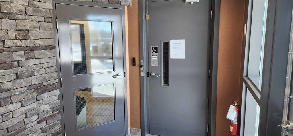 225-5114 58 Street, Red Deer, Alberta, T4N 2L8 (107111555)