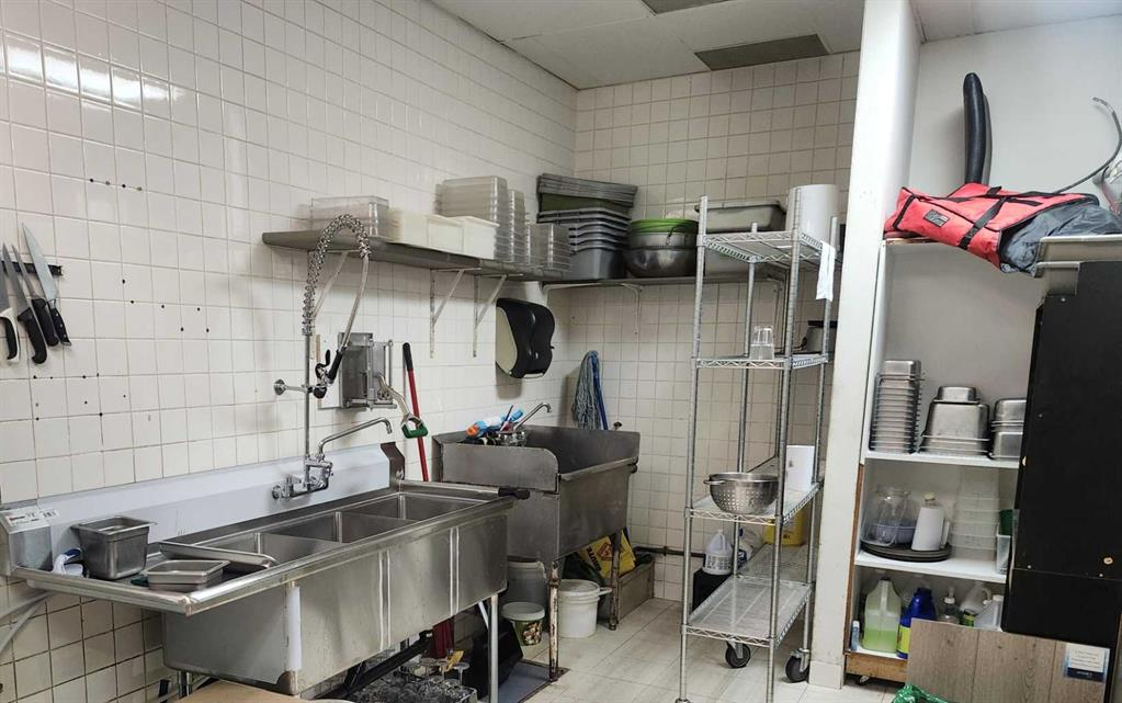 4914 52 Street, Red Deer, Alberta, T4N 4B4 (107120632)