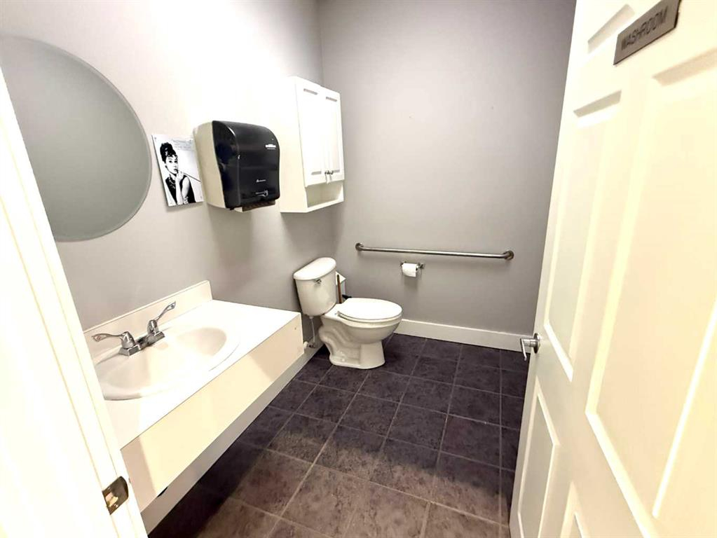 A105-5212 48 Street, Red Deer, Alberta, T4N 7C3 (107199270)