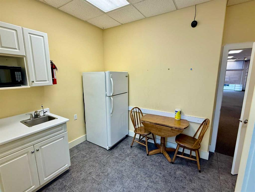 A105-5212 48 Street, Red Deer, Alberta, T4N 7C3 (107199270)