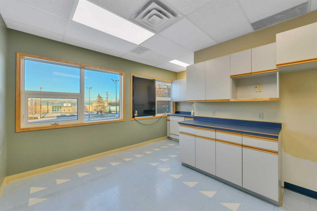 1-5116 52 Street, Red Deer, Alberta, T4N 6Y4 (107218494)