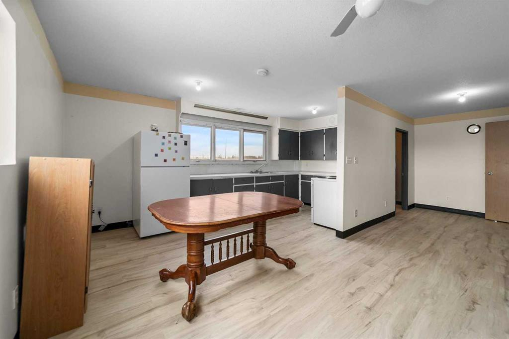 Bay C-4707 51 Avenue, Camrose, Alberta, T4V 0V3 (107243173)