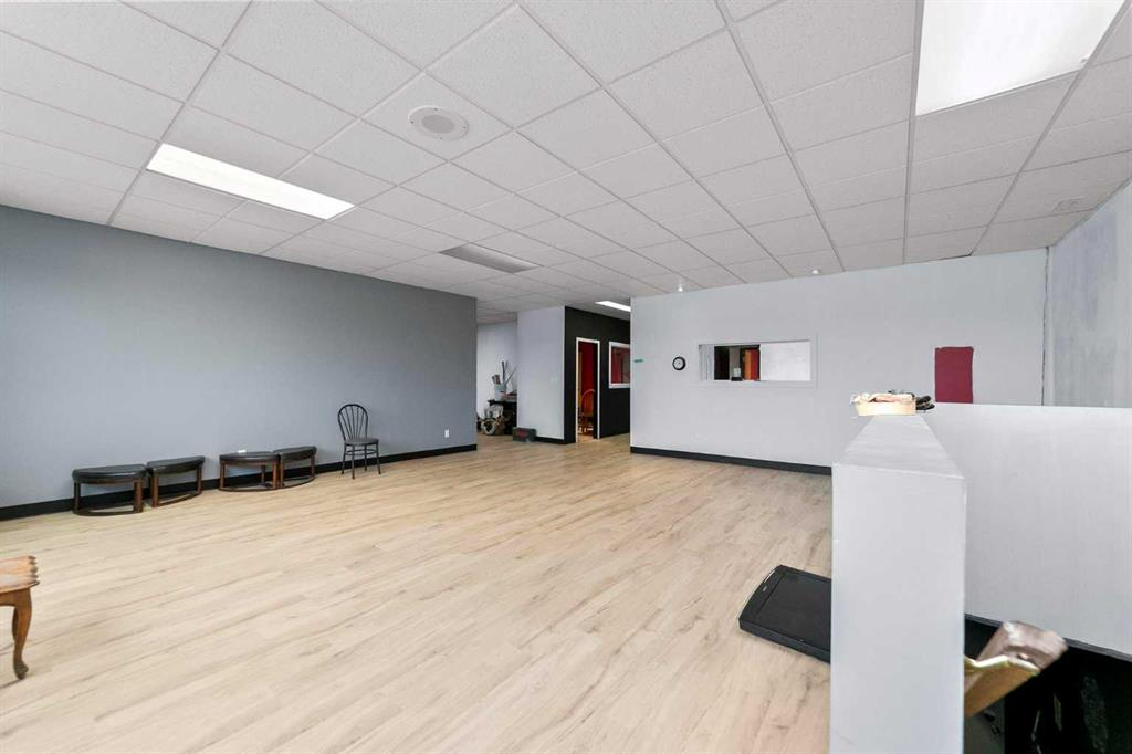 Bay C-4707 51 Avenue, Camrose, Alberta, T4V 0V3 (107243173)