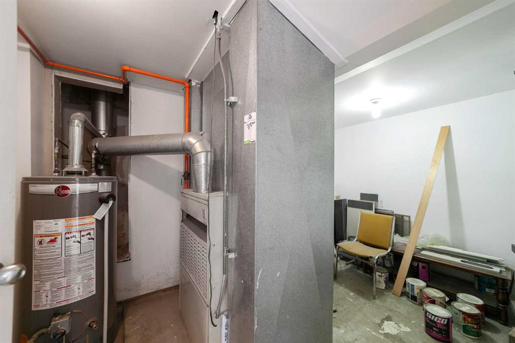 Bay C-4707 51 Avenue, Camrose, Alberta, T4V 0V3 (107243173)