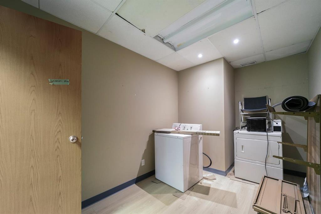 Bay C-4707 51 Avenue, Camrose, Alberta, T4V 0V3 (107243173)