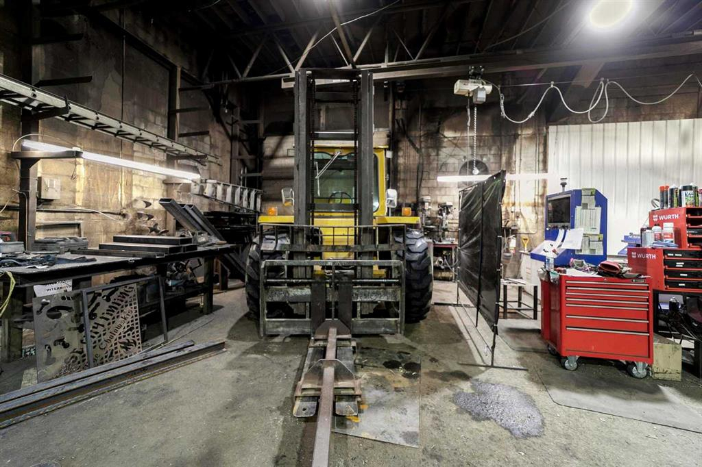 5013 48 Street, Camrose, Alberta, T4V1L9 (107398921)