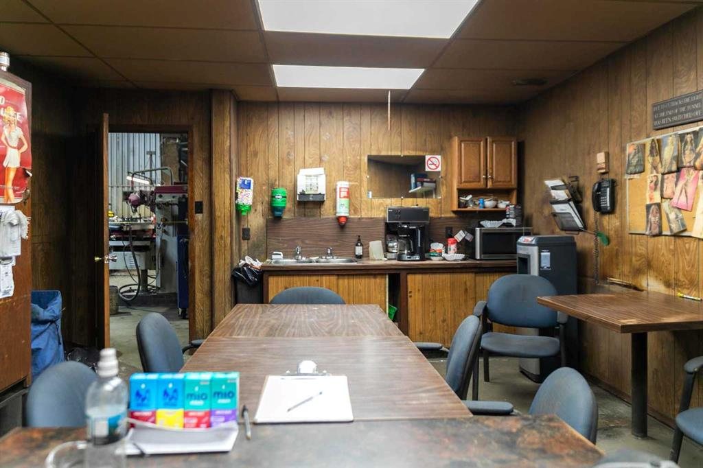 5013 48 Street, Camrose, Alberta, T4V1L9 (107398921)