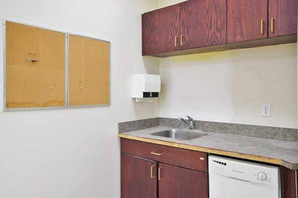 7550 Edgar Industrial Drive, Red Deer, Alberta, T4P 3L2 (107430666)