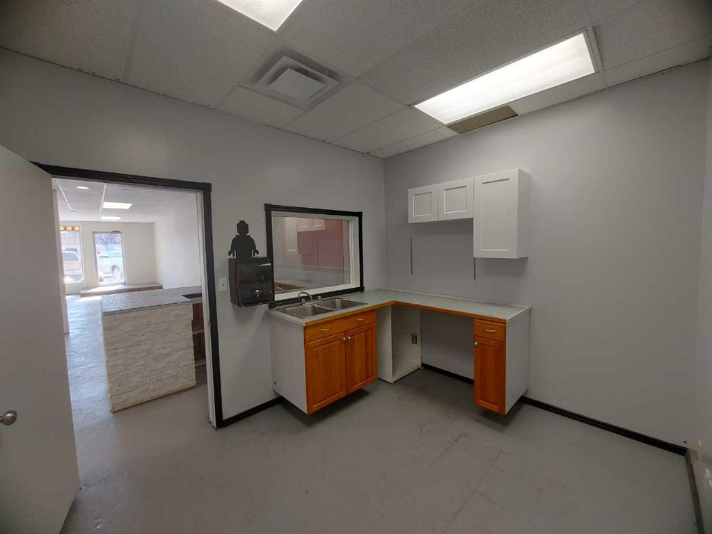 4801 51 Avenue, Red Deer, Alberta, T4N 4H2 (107455445)