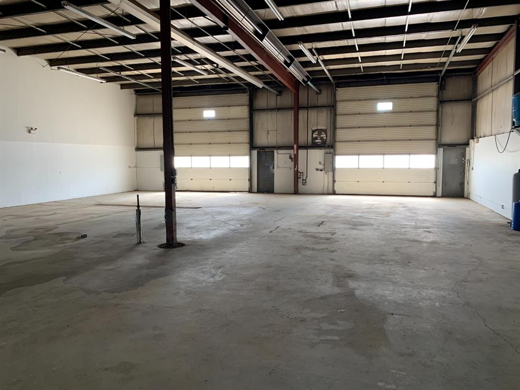 Bay #1 & 2-4000 Landry Avenue, Rural Red Deer County, Alberta, T4S 2B3 (107492778)