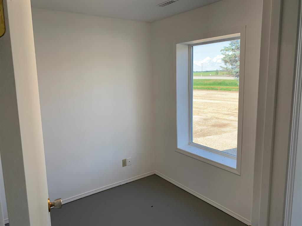 Bay #1 & 2-4000 Landry Avenue, Rural Red Deer County, Alberta, T4S 2B3 (107492778)