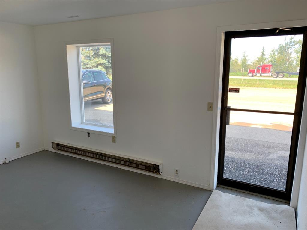 Bay #1 & 2-4000 Landry Avenue, Rural Red Deer County, Alberta, T4S 2B3 (107492778)