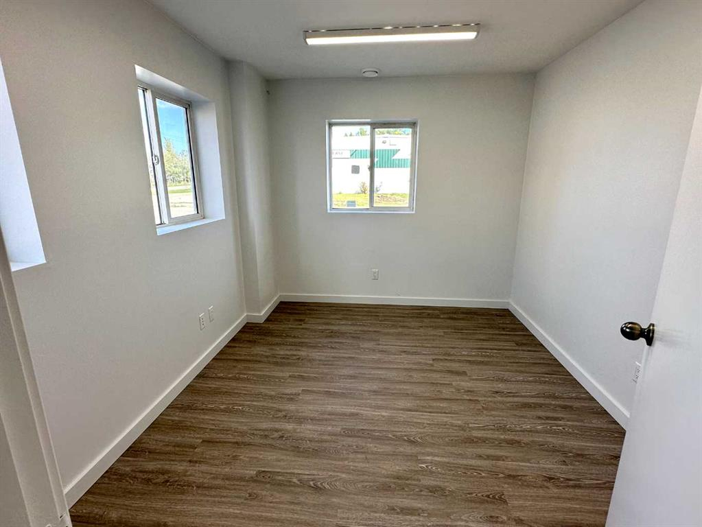 3 & 5 Van der Horn Way, Rural Red Deer County, Alberta, T4S 2M4 (107742701)