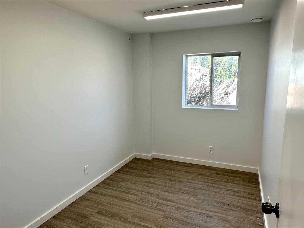 3 & 5 Van der Horn Way, Rural Red Deer County, Alberta, T4S 2M4 (107742701)