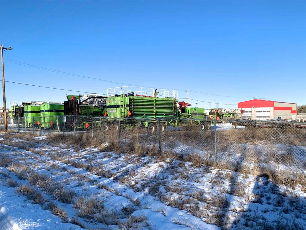 3 & 5 Van der Horn Way, Rural Red Deer County, Alberta, T4S 2M4 (107742701)