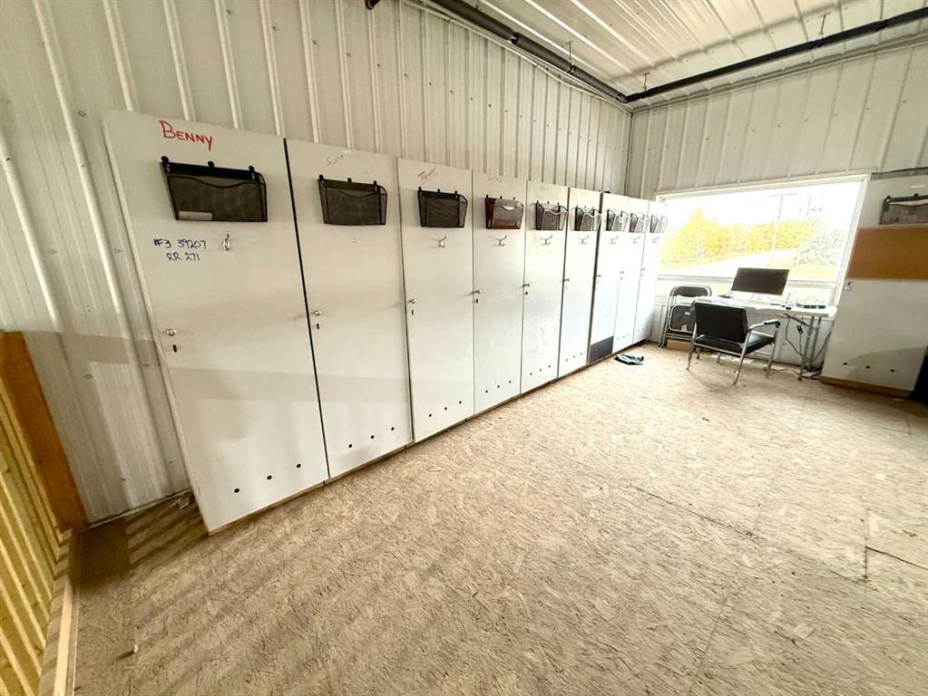 3 & 5 Van der Horn Way, Rural Red Deer County, Alberta, T4S 2M4 (107742701)