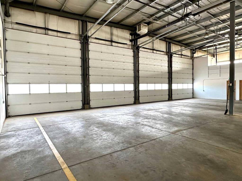 3 & 5 Van der Horn Way, Rural Red Deer County, Alberta, T4S 2M4 (107742701)