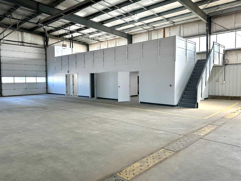 3 & 5 Van der Horn Way, Rural Red Deer County, Alberta, T4S 2M4 (107742701)