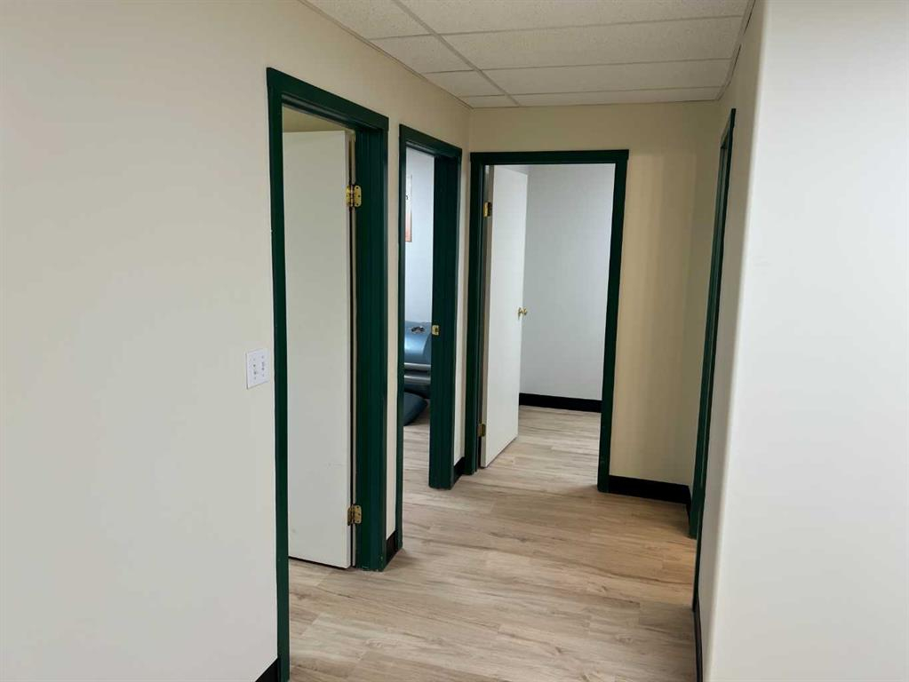 Part of Bay A-4707 51 Avenue, Camrose, Alberta, T4V 0V3 (107761577)