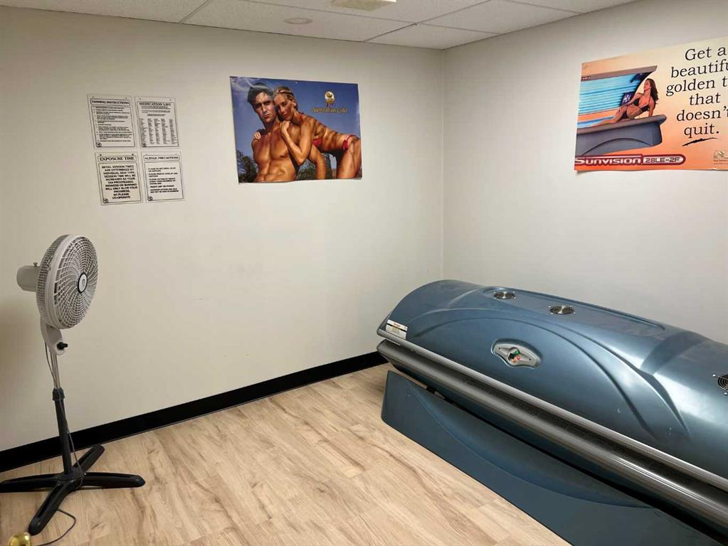 Part of Bay A-4707 51 Avenue, Camrose, Alberta, T4V 0V3 (107761577)