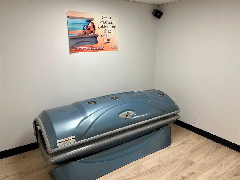 Part of Bay A-4707 51 Avenue, Camrose, Alberta, T4V 0V3 (107761577)