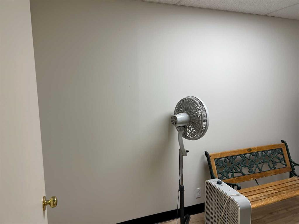 Part of Bay A-4707 51 Avenue, Camrose, Alberta, T4V 0V3 (107761577)