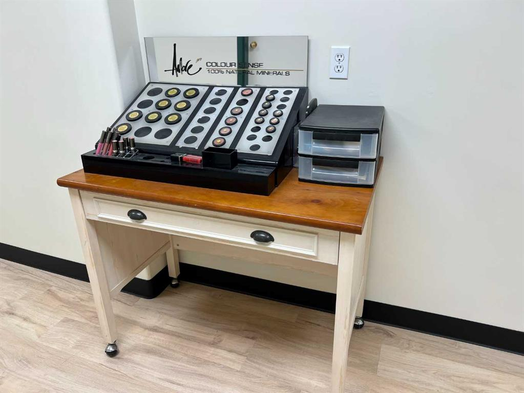 Part of Bay A-4707 51 Avenue, Camrose, Alberta, T4V 0V3 (107761577)