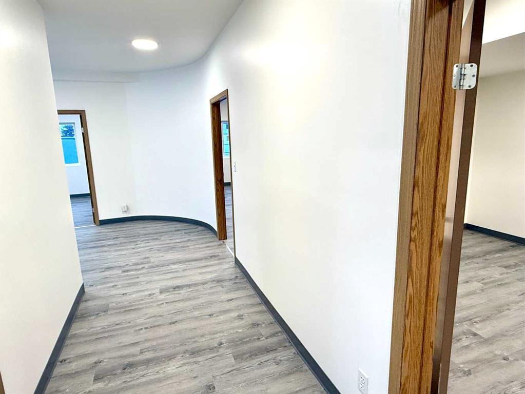 8 Van Der Horn Way, Rural Red Deer County, Alberta, T4S 2M4 (107764413)