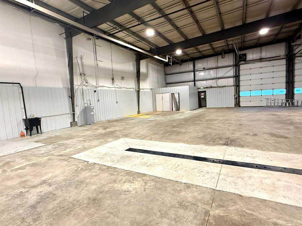 8 Van Der Horn Way, Rural Red Deer County, Alberta, T4S 2M4 (107764413)