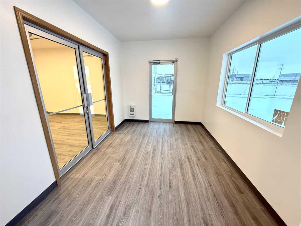 8 Van Der Horn Way, Rural Red Deer County, Alberta, T4S 2M4 (107764413)