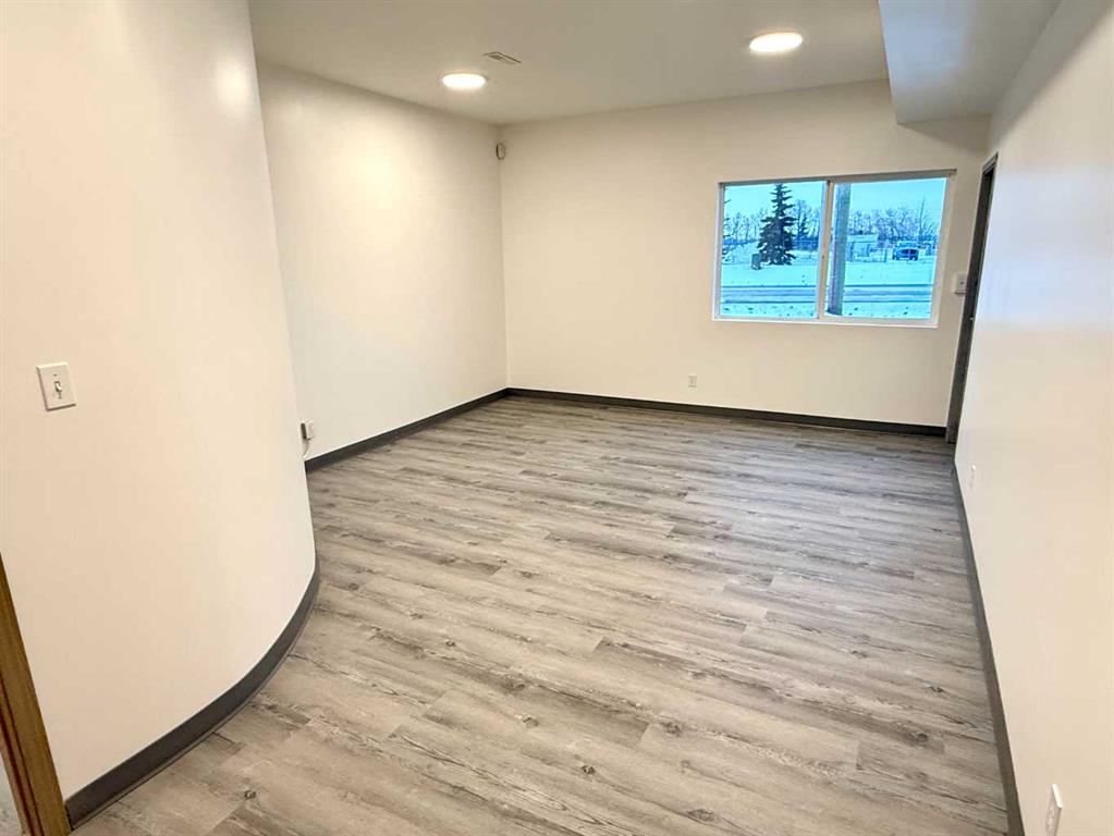 8 Van Der Horn Way, Rural Red Deer County, Alberta, T4S 2M4 (107764413)