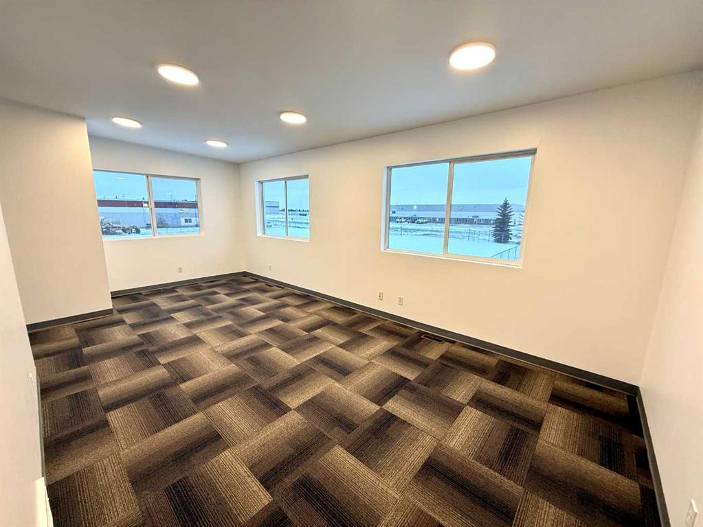 8 Van Der Horn Way, Rural Red Deer County, Alberta, T4S 2M4 (107764413)