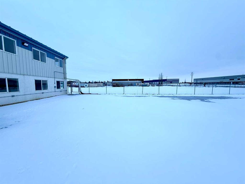 8 Van Der Horn Way, Rural Red Deer County, Alberta, T4S 2M4 (107764413)