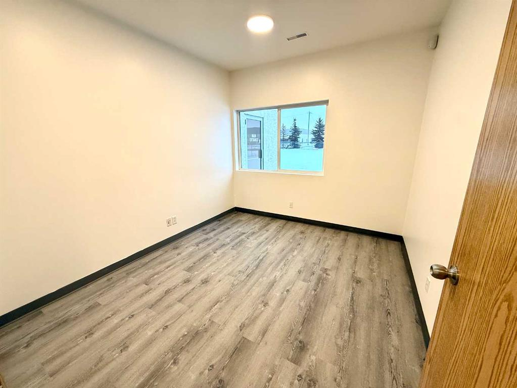 8 Van Der Horn Way, Rural Red Deer County, Alberta, T4S 2M4 (107764413)