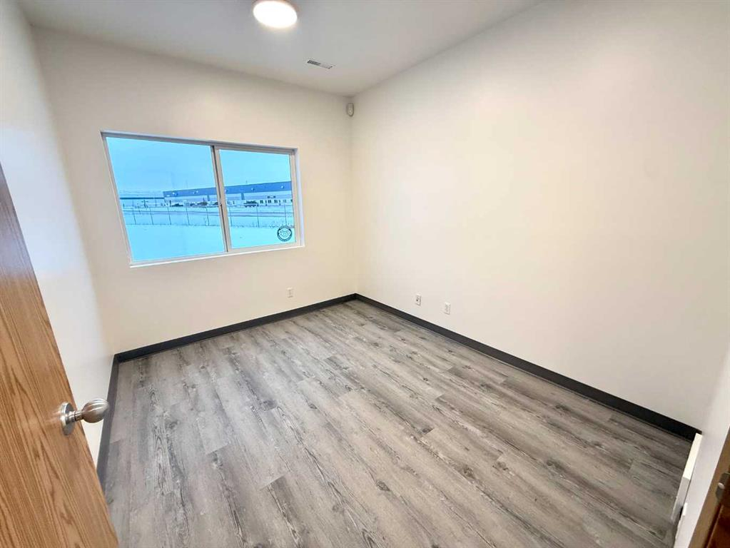 8 Van Der Horn Way, Rural Red Deer County, Alberta, T4S 2M4 (107764413)