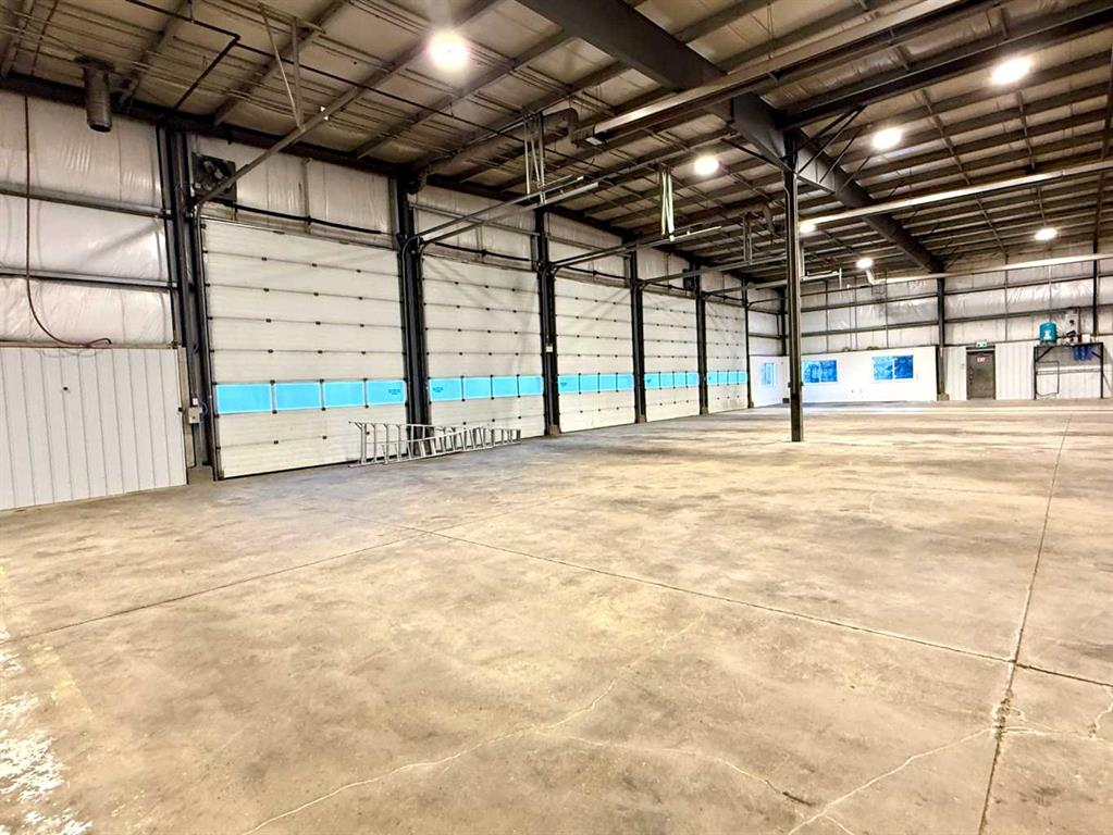 8 Van Der Horn Way, Rural Red Deer County, Alberta, T4S 2M4 (107764413)