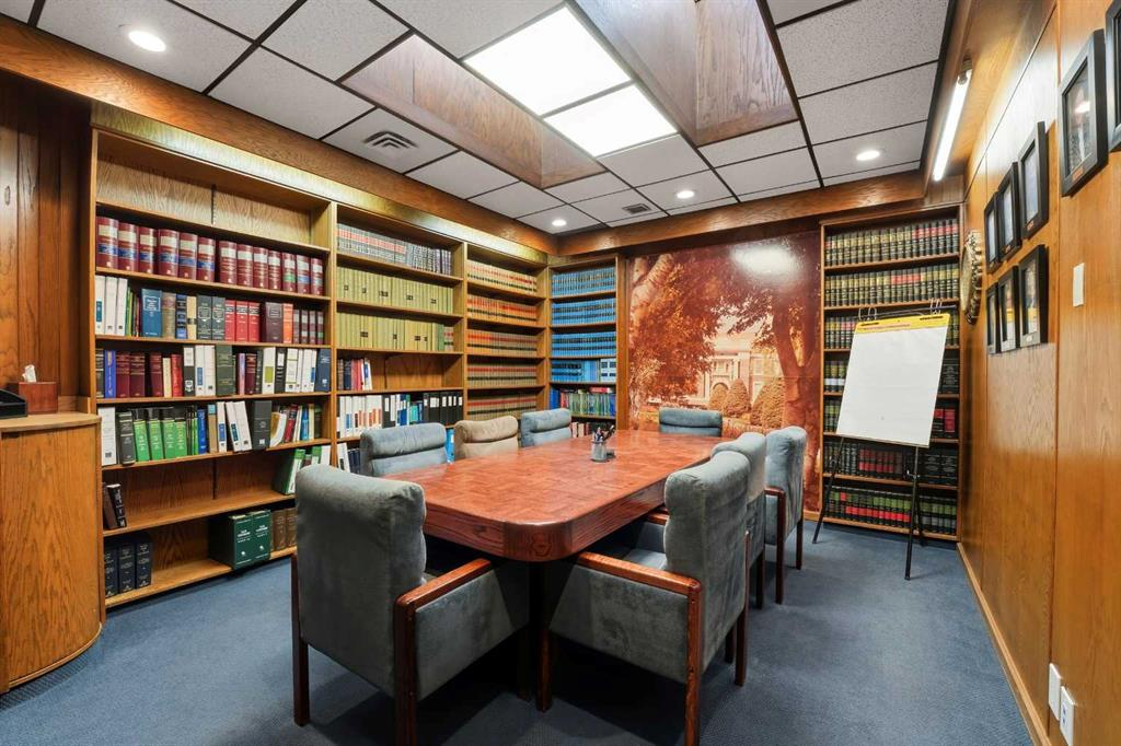 5233 49 Avenue, Red Deer, Alberta, T4N 5G5 (107828912)