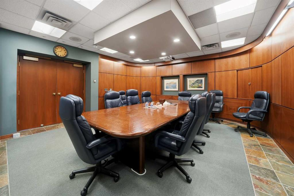 5233 49 Avenue, Red Deer, Alberta, T4N 5G5 (107828912)