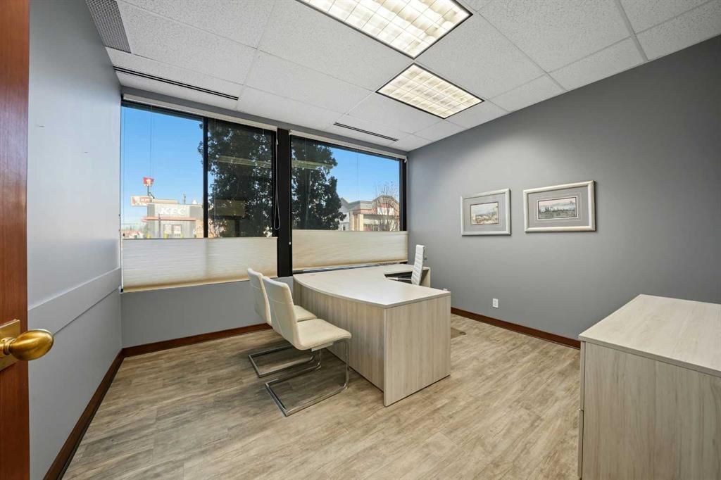 5233 49 Avenue, Red Deer, Alberta, T4N 5G5 (107828944)