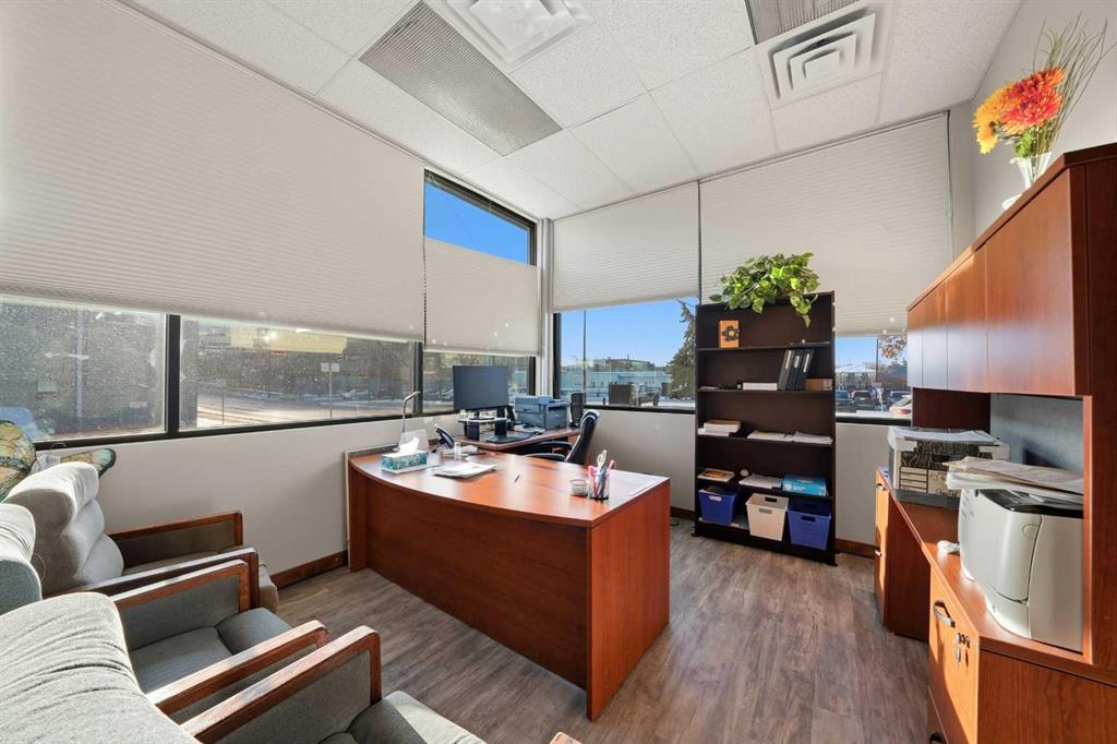 5233 49 Avenue, Red Deer, Alberta, T4N 5G5 (107828944)