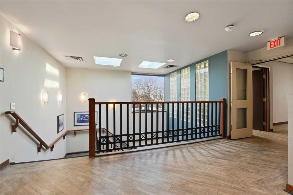 5233 49 Avenue, Red Deer, Alberta, T4N 5G5 (107828944)