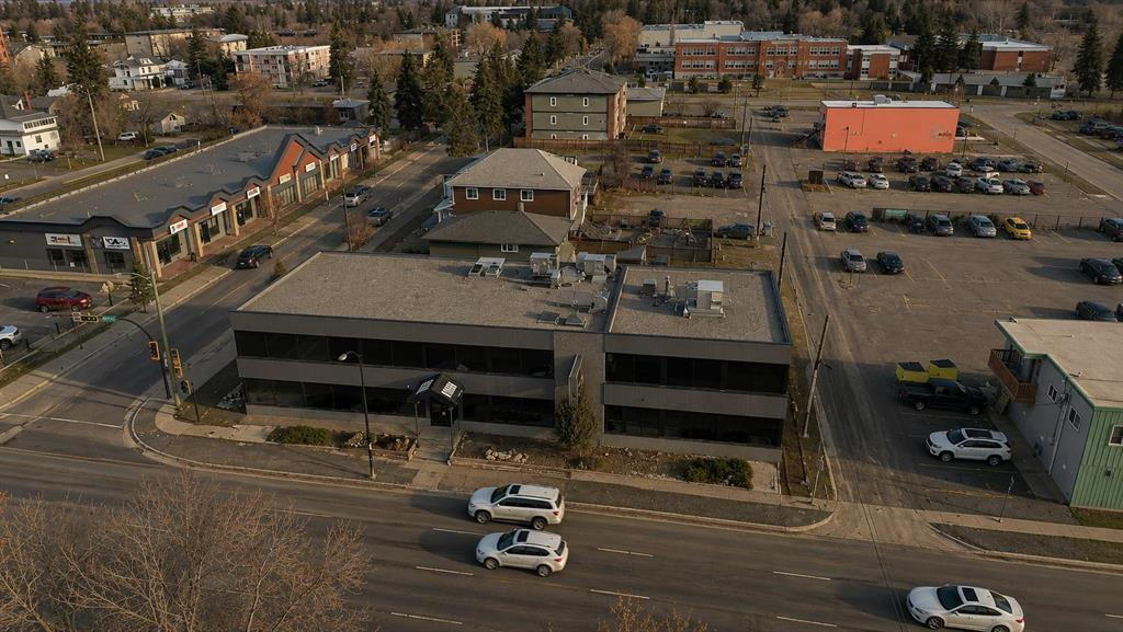 5233 49 Avenue, Red Deer, Alberta, T4N 5G5 (107828944)