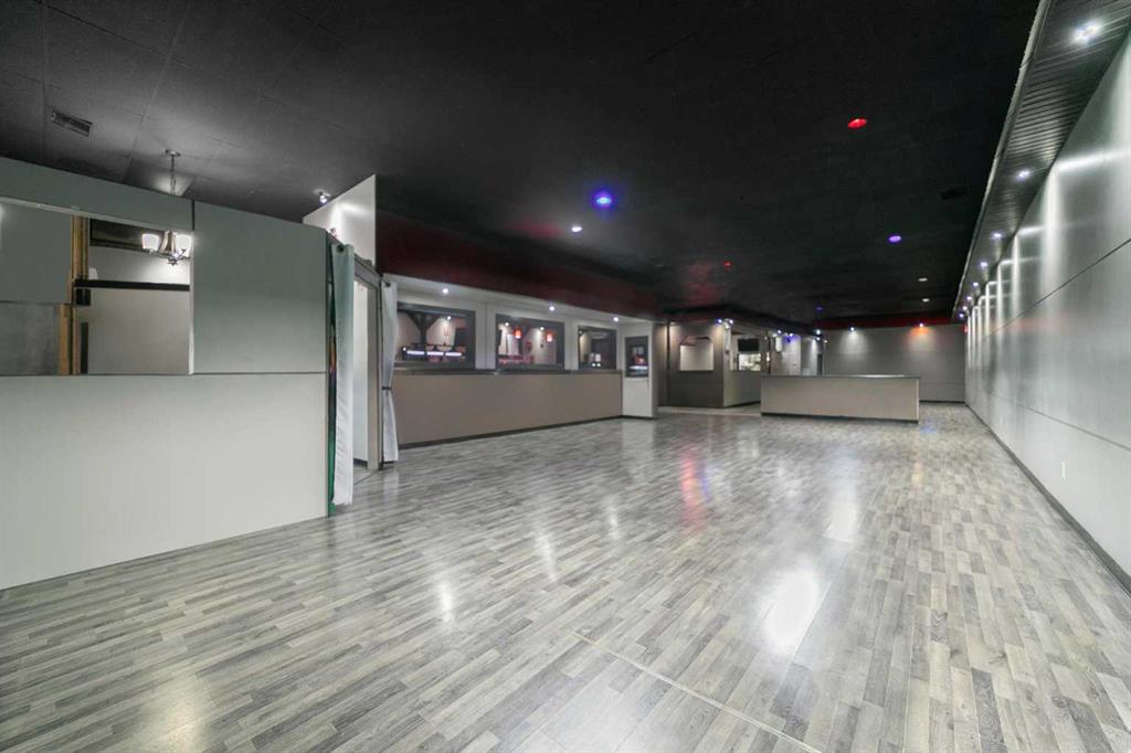 5017 51 Street, Camrose, Alberta, T4V1N5 (107833227)