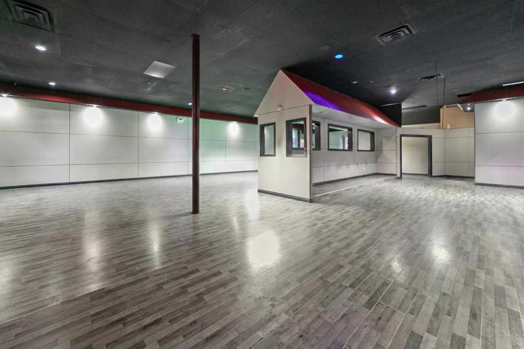 5017 51 Street, Camrose, Alberta, T4V1N5 (107833227)