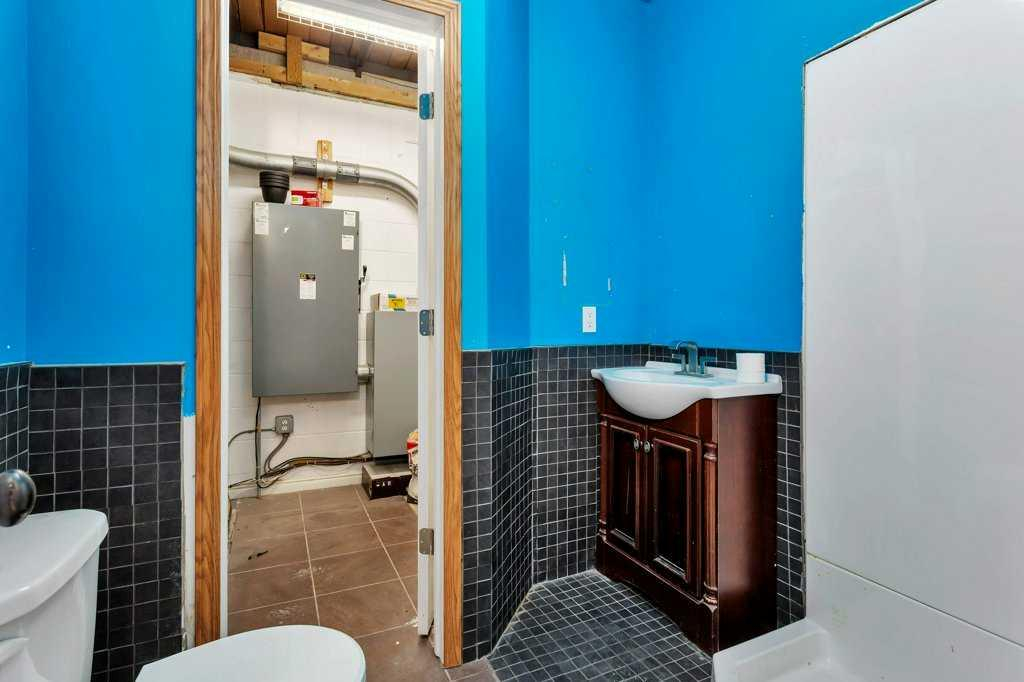 5114 48 Street, Red Deer, Alberta, T4N 1T2 (107880239)