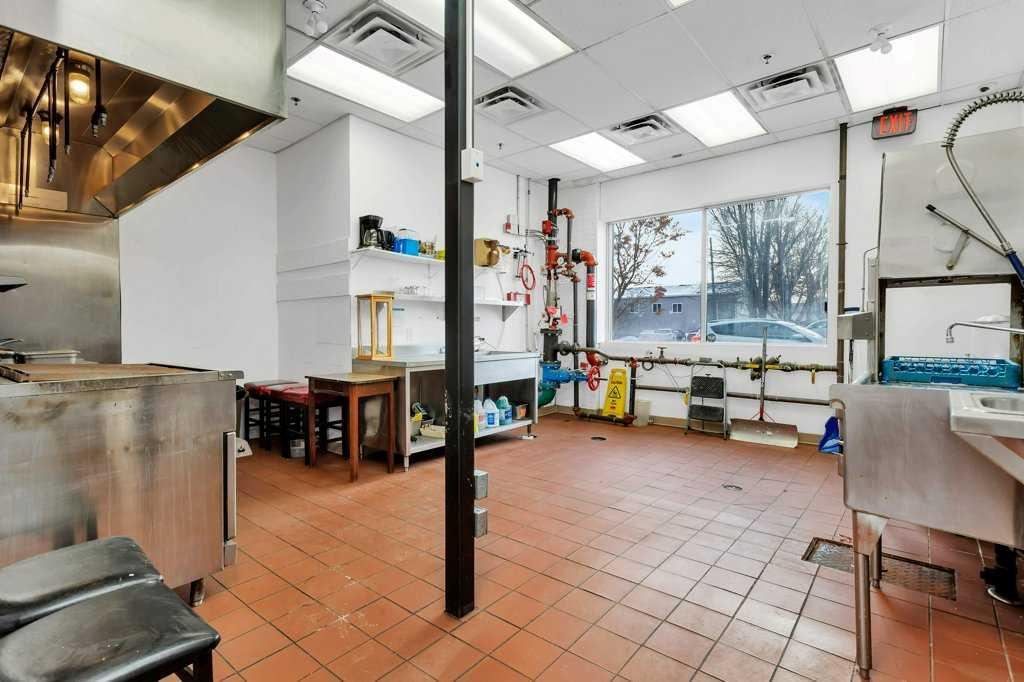 5114 48 Street, Red Deer, Alberta, T4N 1T2 (107880239)