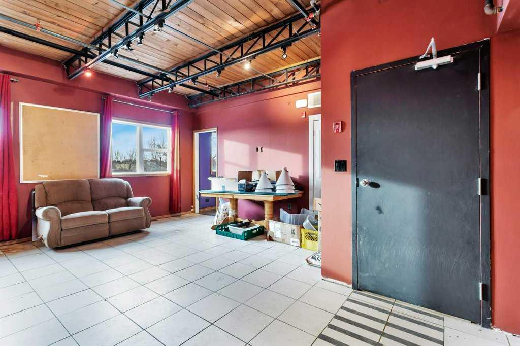 5114 48 Street, Red Deer, Alberta, T4N 1T2 (107880239)