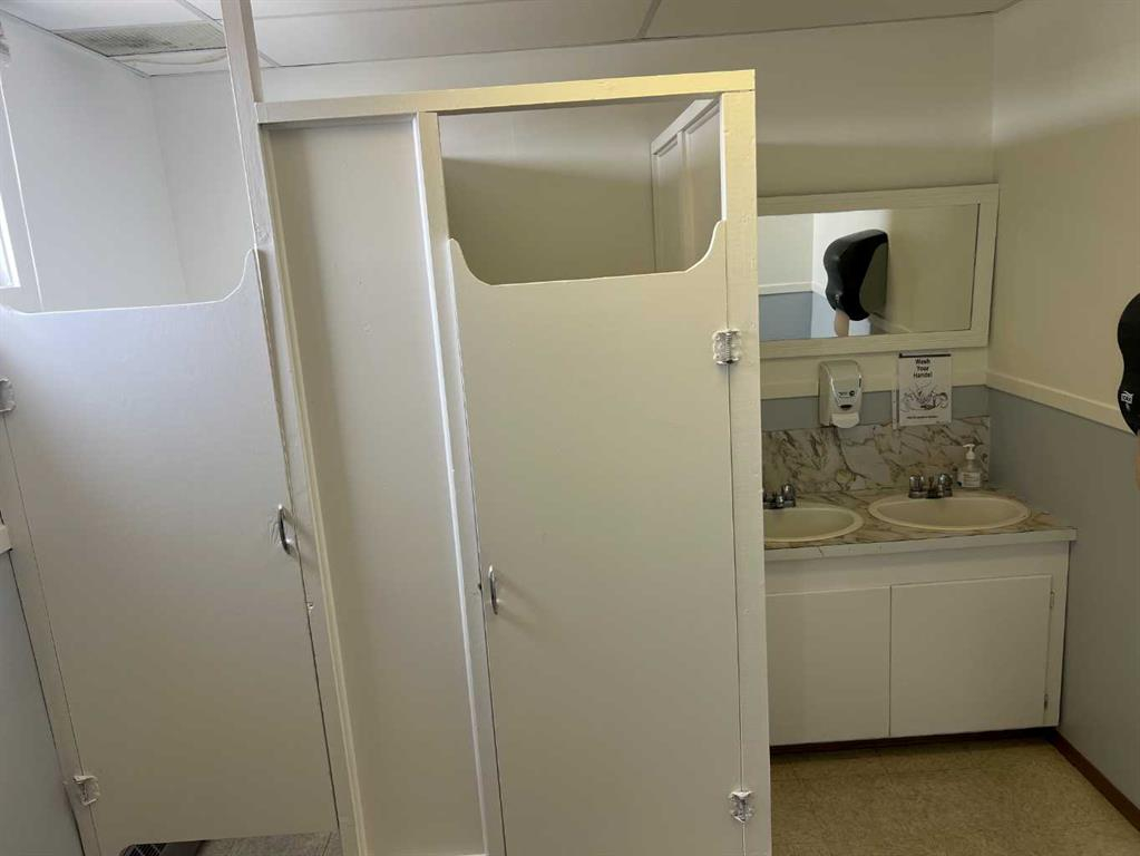 4702 50 Avenue, Camrose, Alberta, T4V 0R8 (107890612)